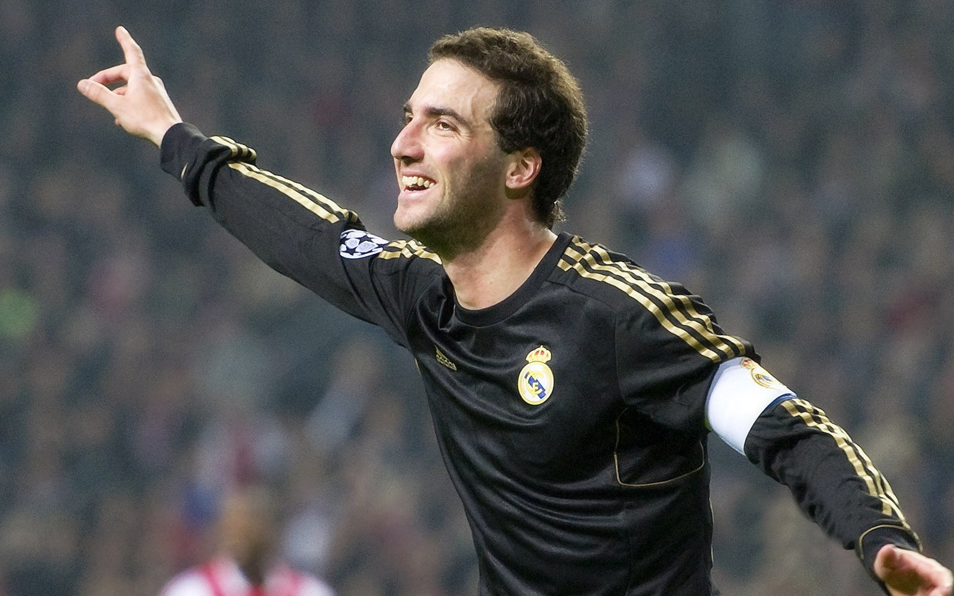 摩洛哥骑手哈立德·阿卜杜拉在2024年巴黎奥运会盛装舞步比赛中取得第15名,创造历史最佳成绩。