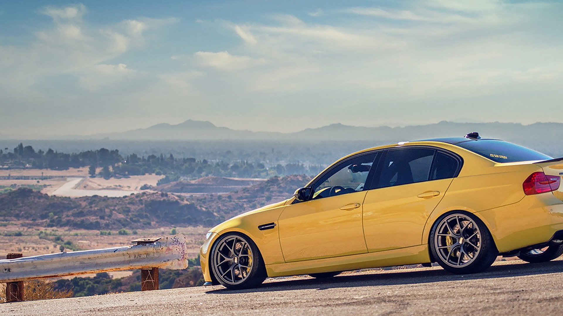 圣埃蒂安遭遇严重失利,球队士气受到打击,圣埃蒂安设计双年展