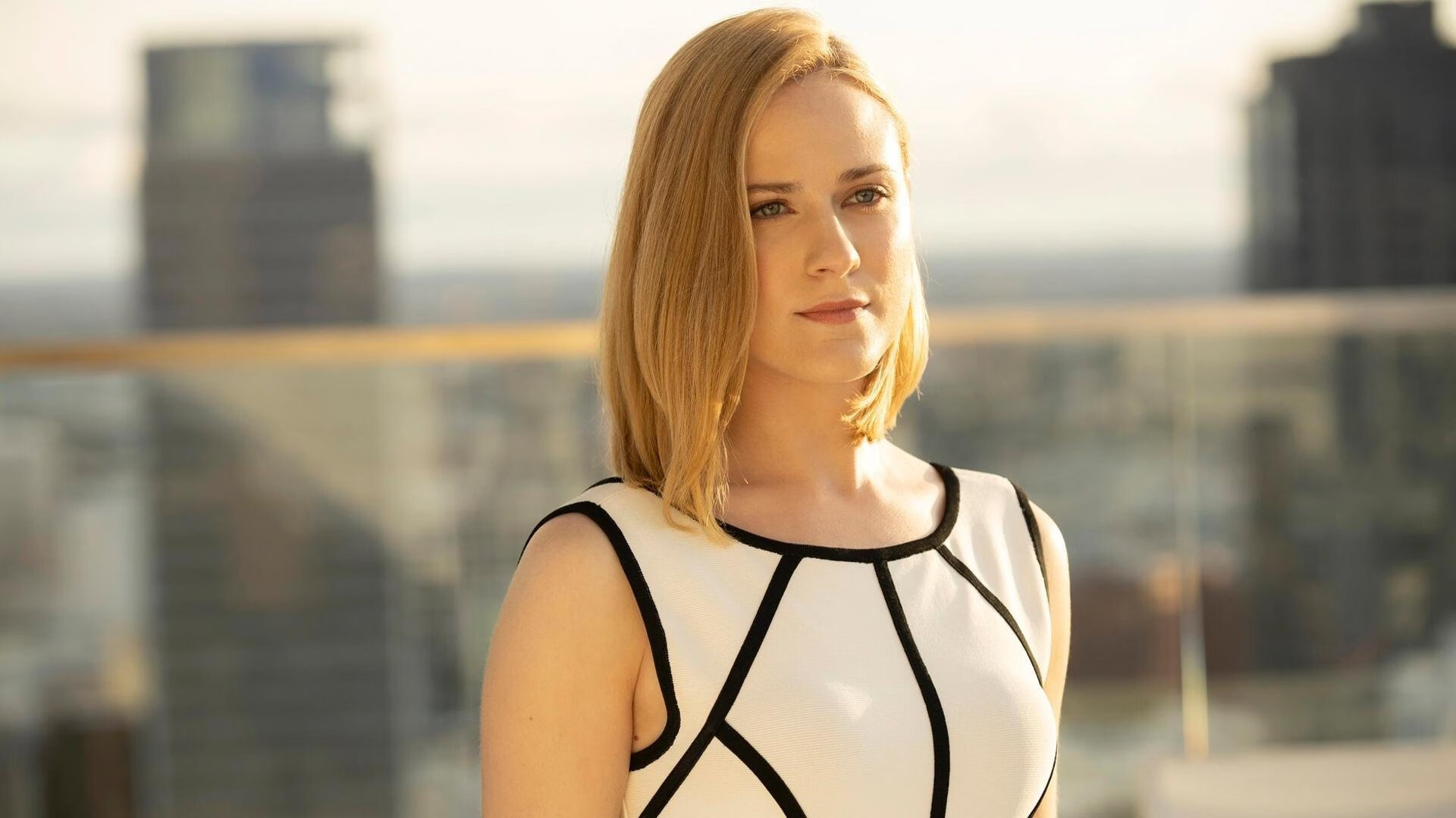 开云官网APP下载-“快艇冲浪：东三叉湖赛场极速对决，飞驰水面成焦点”