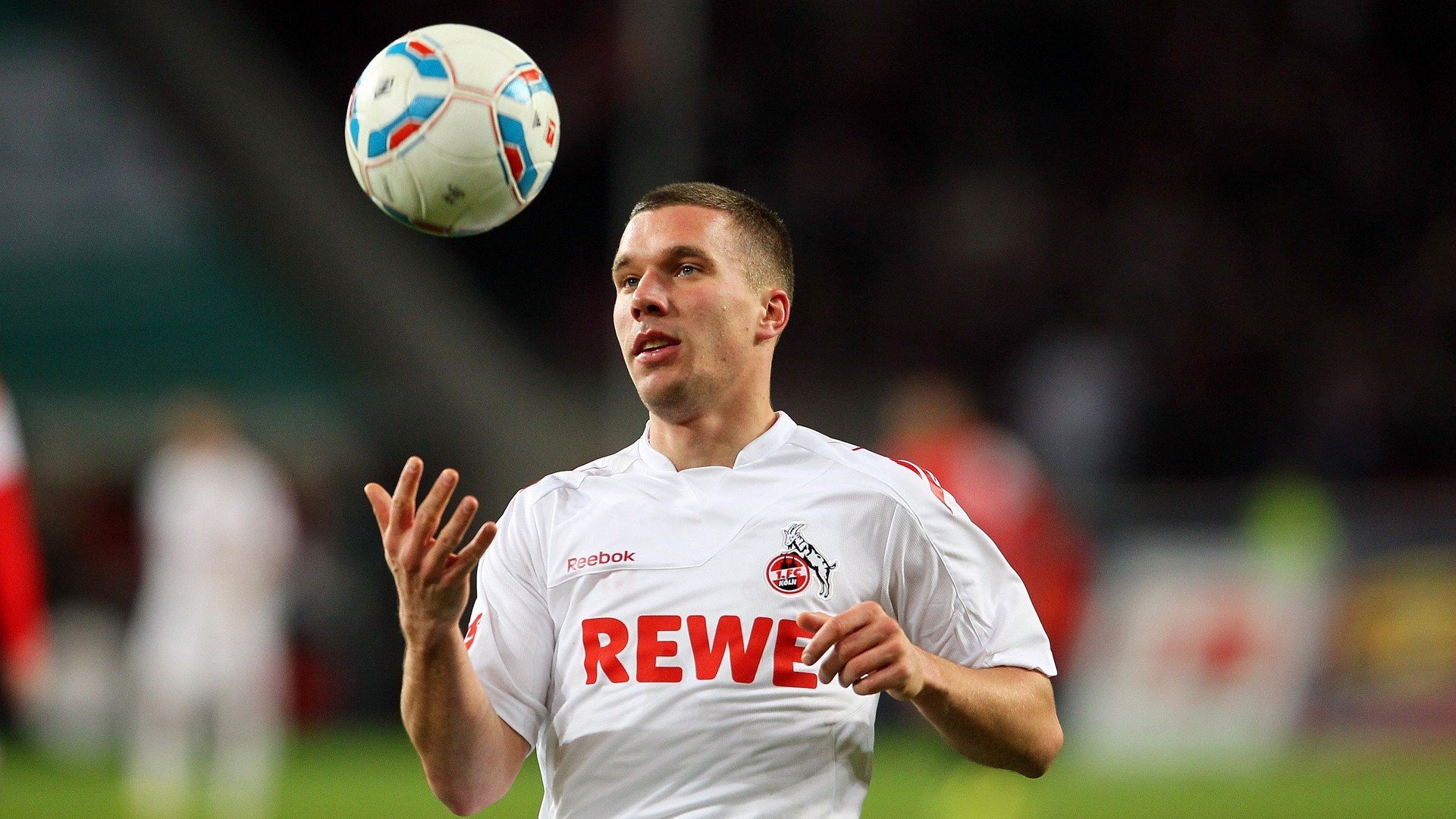 开云平台-全明星周末球迷投票热情高涨彰显篮球全民参与，nba全明星球迷投票占多少