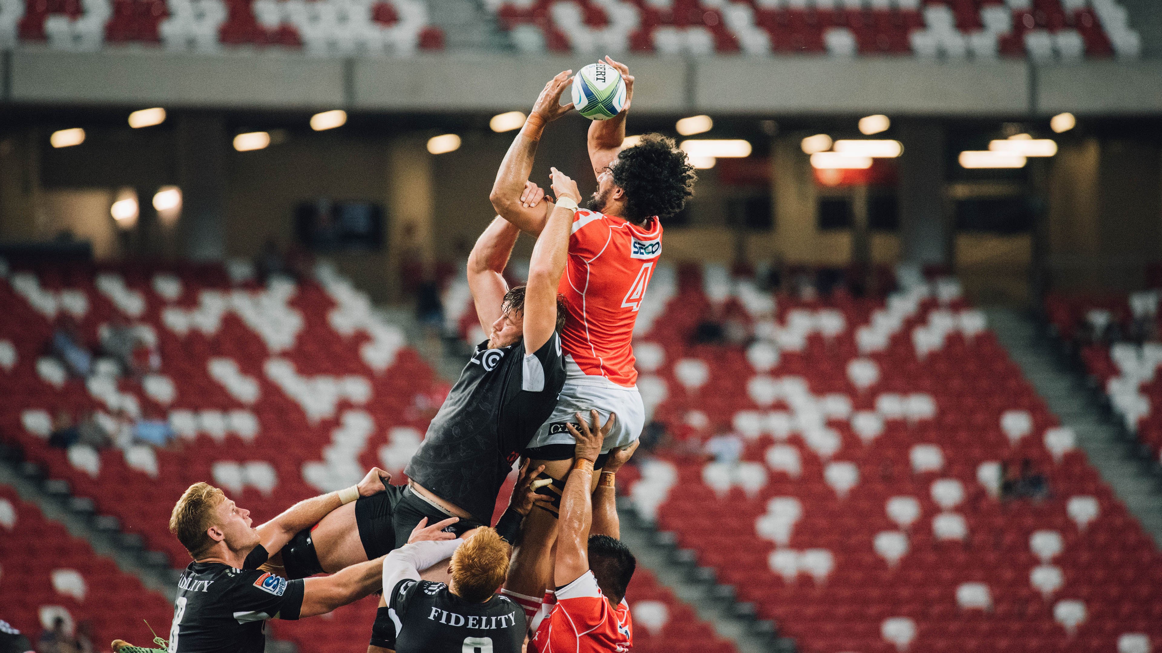 “极限速度、精准投球：科技赋能下的超级战役”，精准投篮